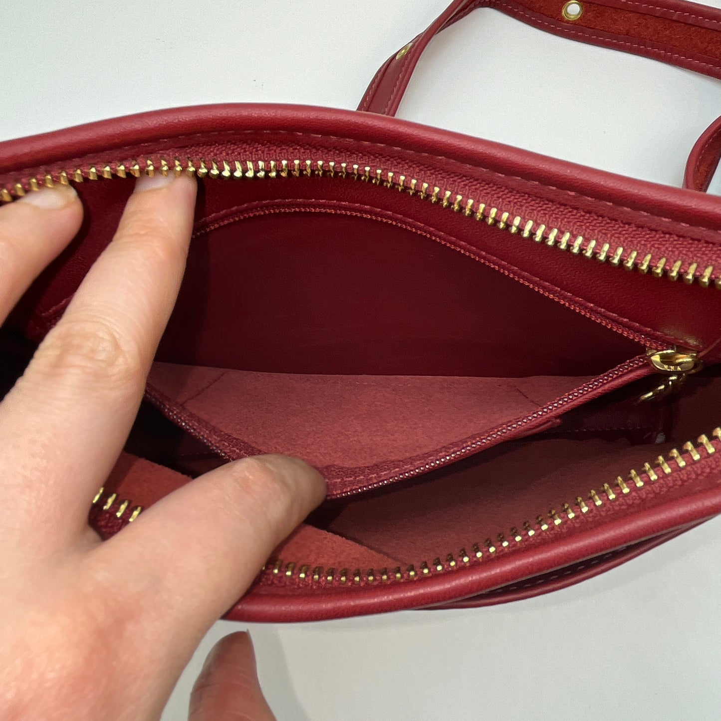 NEW Vintage Coach Legacy Small Pocket Zip 9136 Red 2004