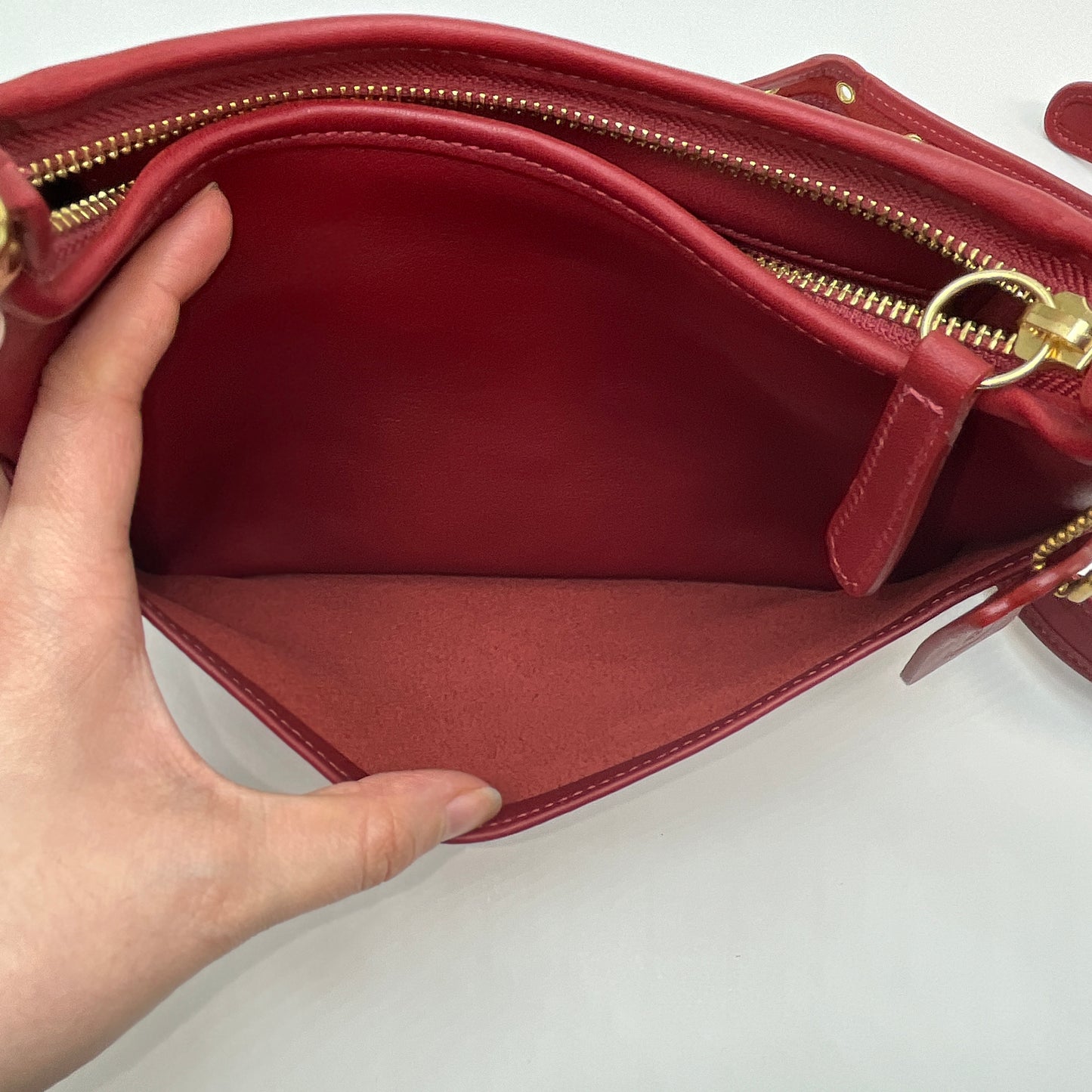 NEW Vintage Coach Legacy Small Pocket Zip 9136 Red 2004