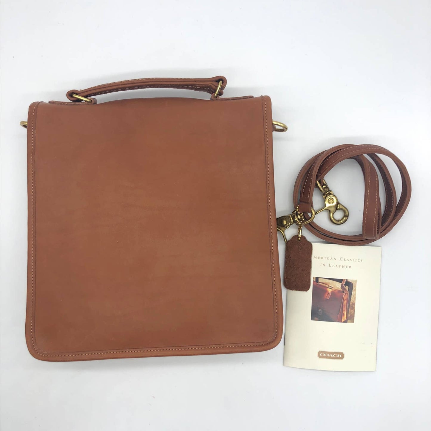 LIKE NEW Vintage Coach Shoulder Pouch Large Station Bag 5130 British Tan USA