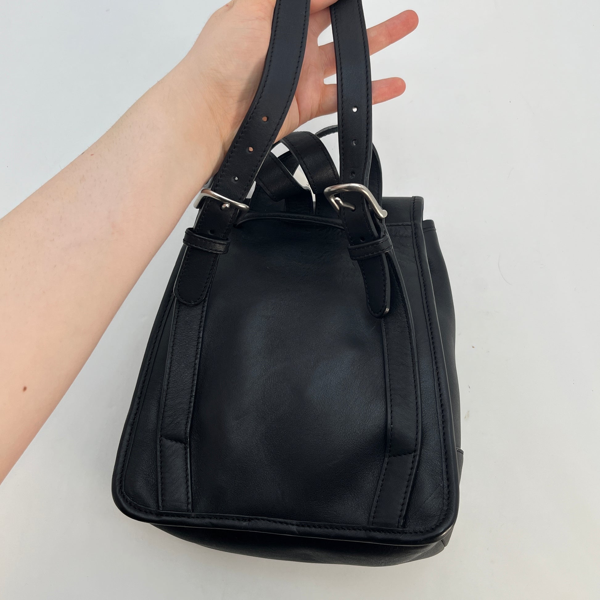 coach backpack india NEW Coach Daypack Backpack 9960 Black 2007 India – Cristina Moda Vintage