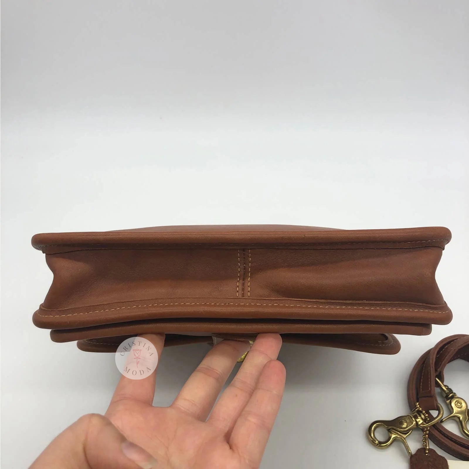 LIKE NEW Vintage Coach Shoulder Pouch Large Station Bag 5130