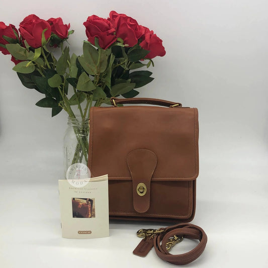 LIKE NEW Vintage Coach Shoulder Pouch Large Station Bag 5130 British Tan USA