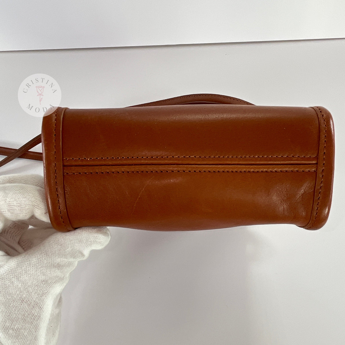 Vintage Coach Scooter bag in British Tan leather, bottom view