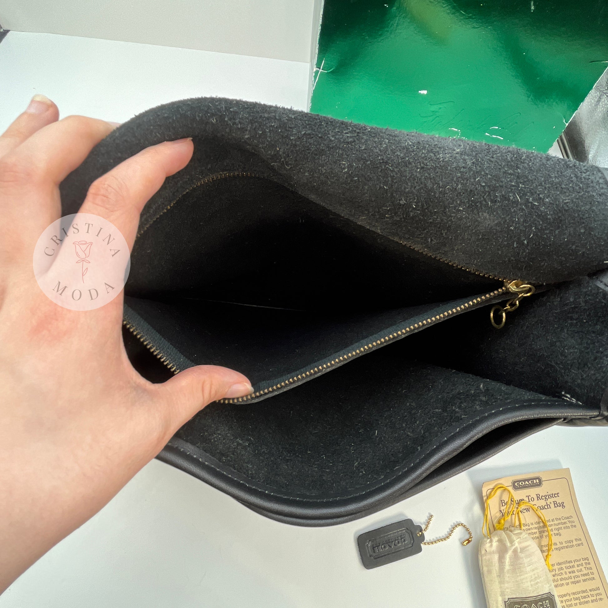 Photo of the inside zip pocket
