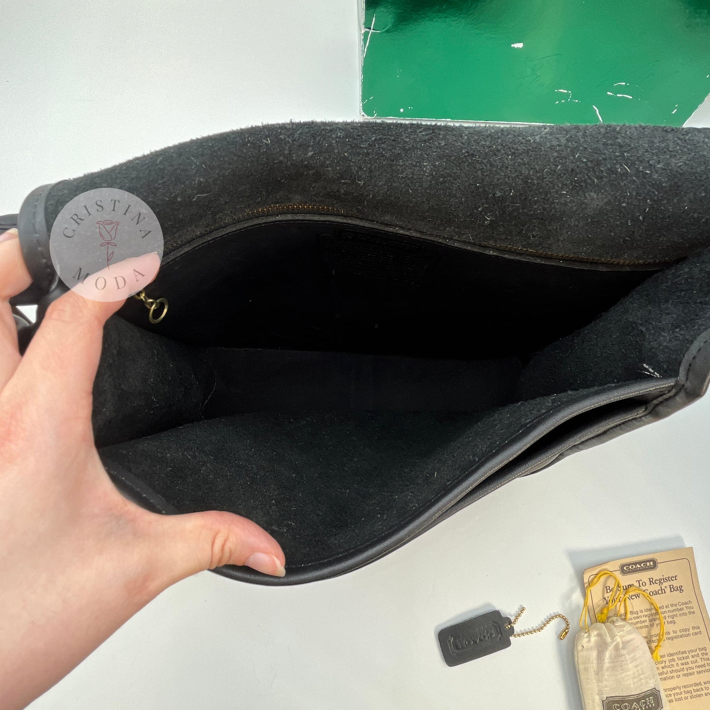 Photo of the interior of the bag