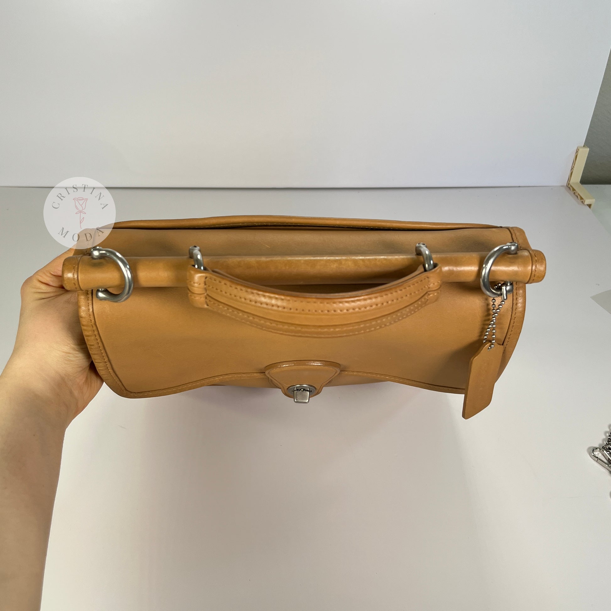 image showing top of vintage Coach Willis Bag