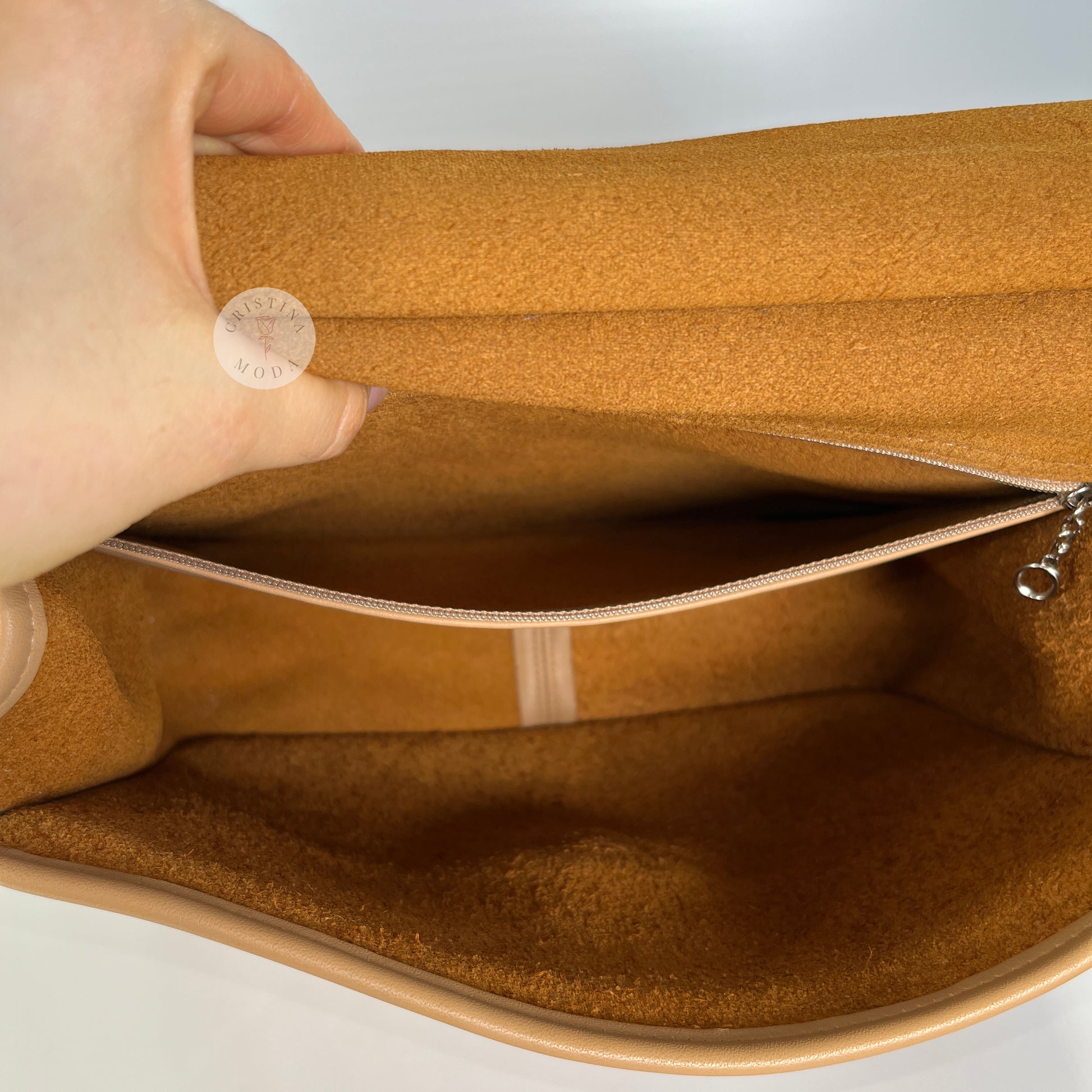 Photo showing the inside zip pocket