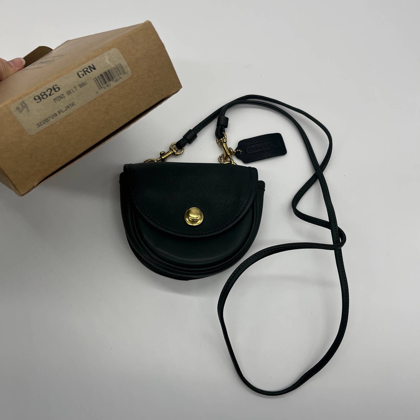 Vintage Coach Mini Belt Bag 9826 Green USA – Cristina Moda Vintage Coach Mini Belt Bag 9826 Green USA – Cristina Moda