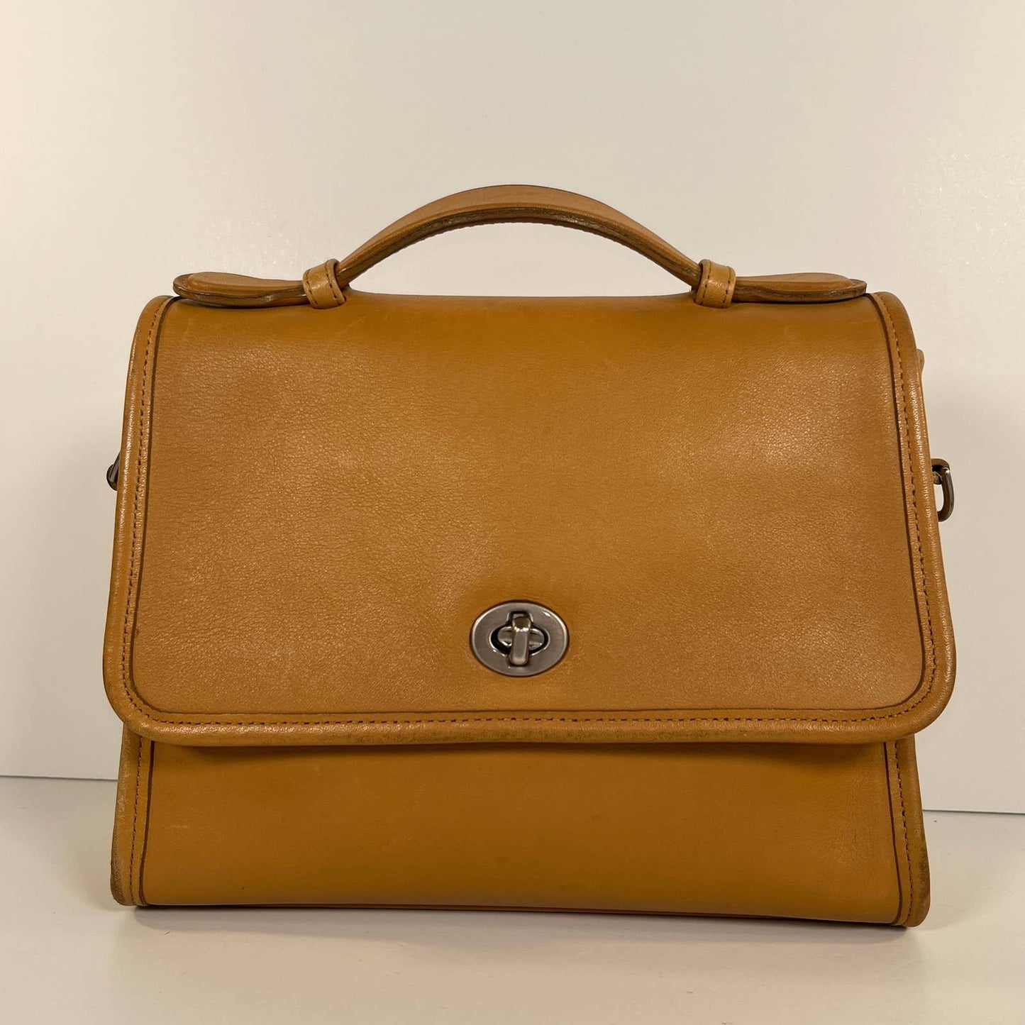 Vintage Coach Court Bag 9870 Camel Nickel Hardware 1998 Costa Rica