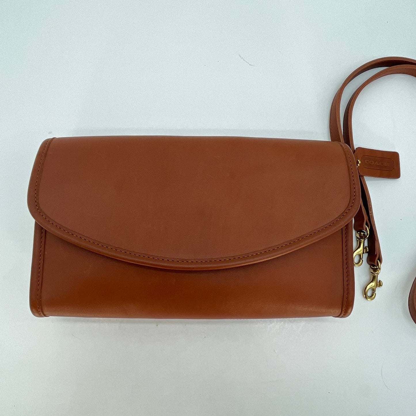 LIKE NEW Vintage Coach Sterling Clutch 9945 British Tan USA